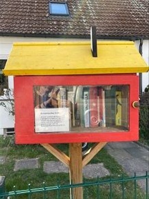 Leseglück Lankwitz- Büchertauschschränkchen