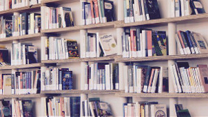 Kleider- und Bücherkiste pro futura Beschäftigungsförderung gGmbH
