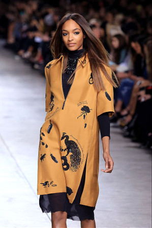 Walterlan Papetti Jourdan Dunn Catwalk